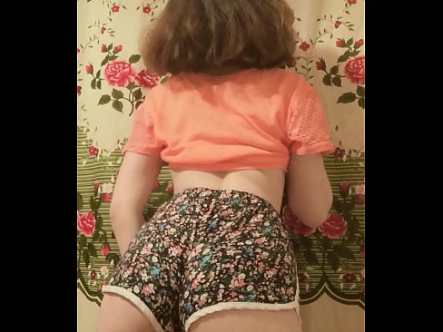 ❤️ Sexy jonge babe dy't har koarte broek op 'e kamera útstrielet Anale porno op fy.myastro.top